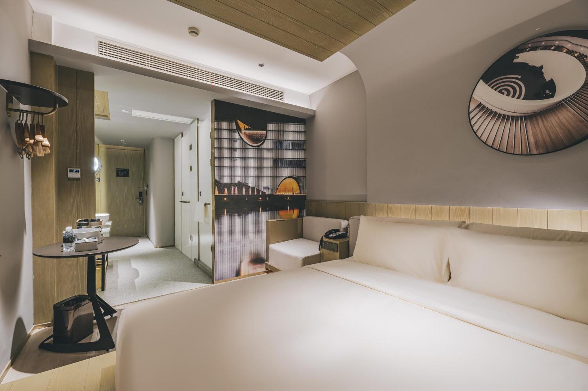 Atour X Hotel The Bund East Nanjing Road Shanghai Exterior photo